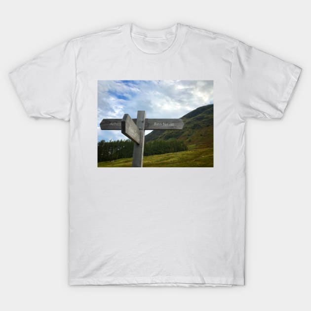 Sign to Ben Nevis Scotland. T-Shirt by simplythewest